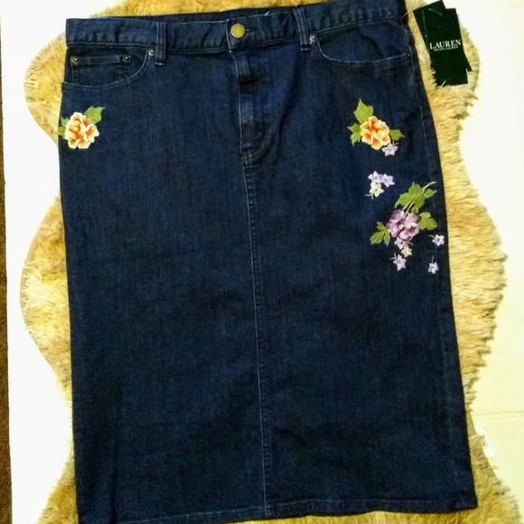 Ralph Lauren Dresses & Skirts - NWT Ralp Lauren Denim Skirt with Embroidery